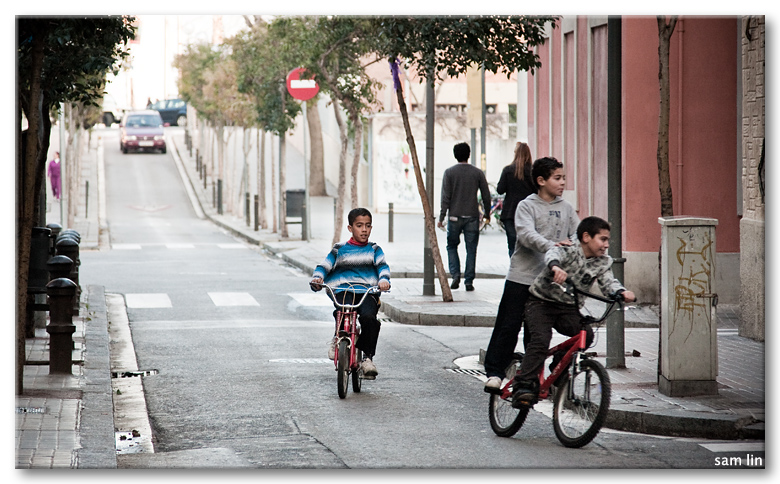 Barceloneta Kids on Bikes